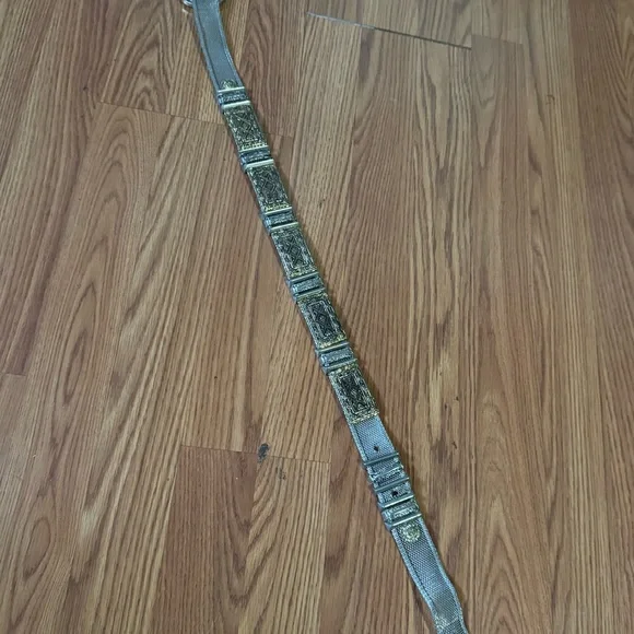 Silver Toned Metal Mesh Women’s Ornate Engraved Waist Belt Antique 38” Y2k Retro